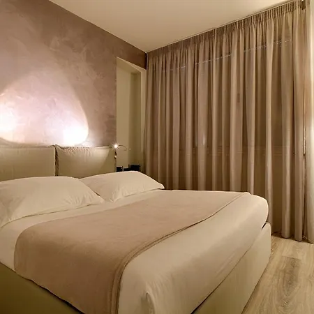 The - Serviced 4*